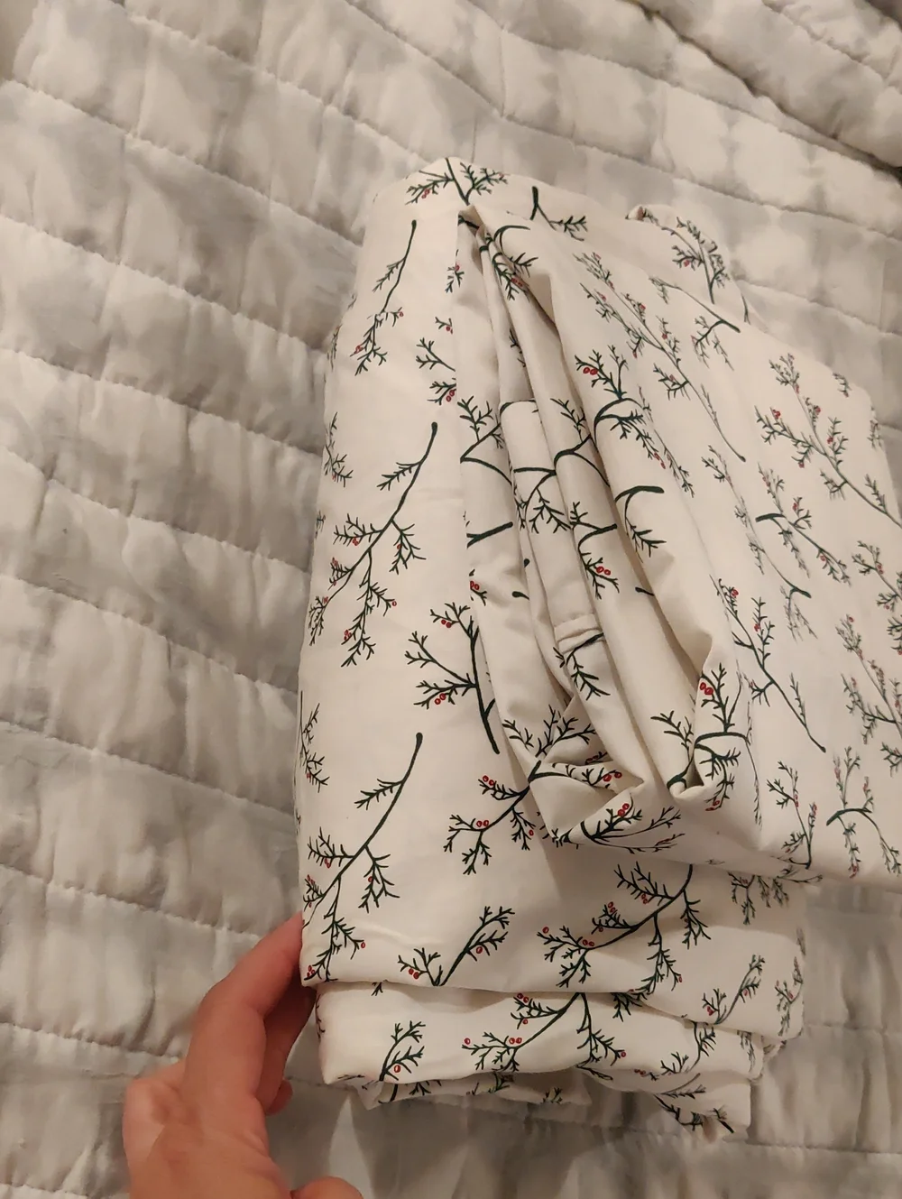 Holiday Themed Holy Branches Floral King Fitted Sheet & Pillow Cases Cottagecore